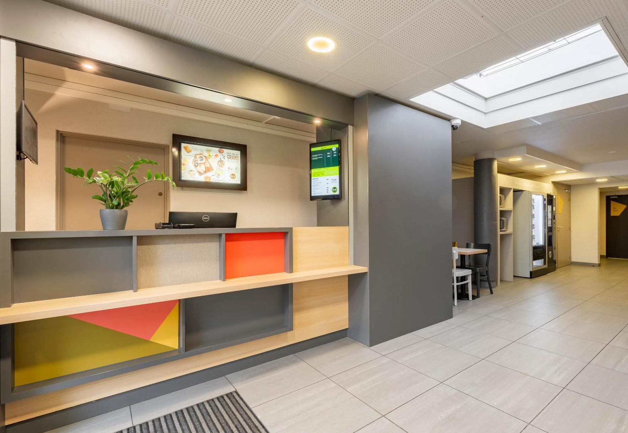 B&B Hotel Calais Centre St Pierre Esterno foto